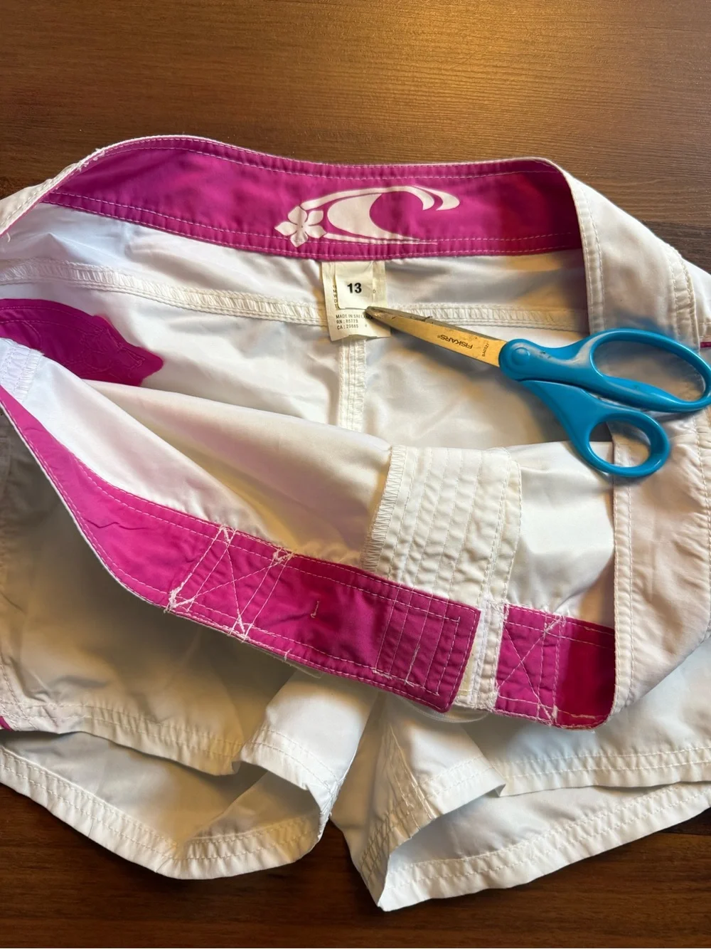 O'Neill White Women's Drawstring Board Swim Shorts With Pink Trim Y2K